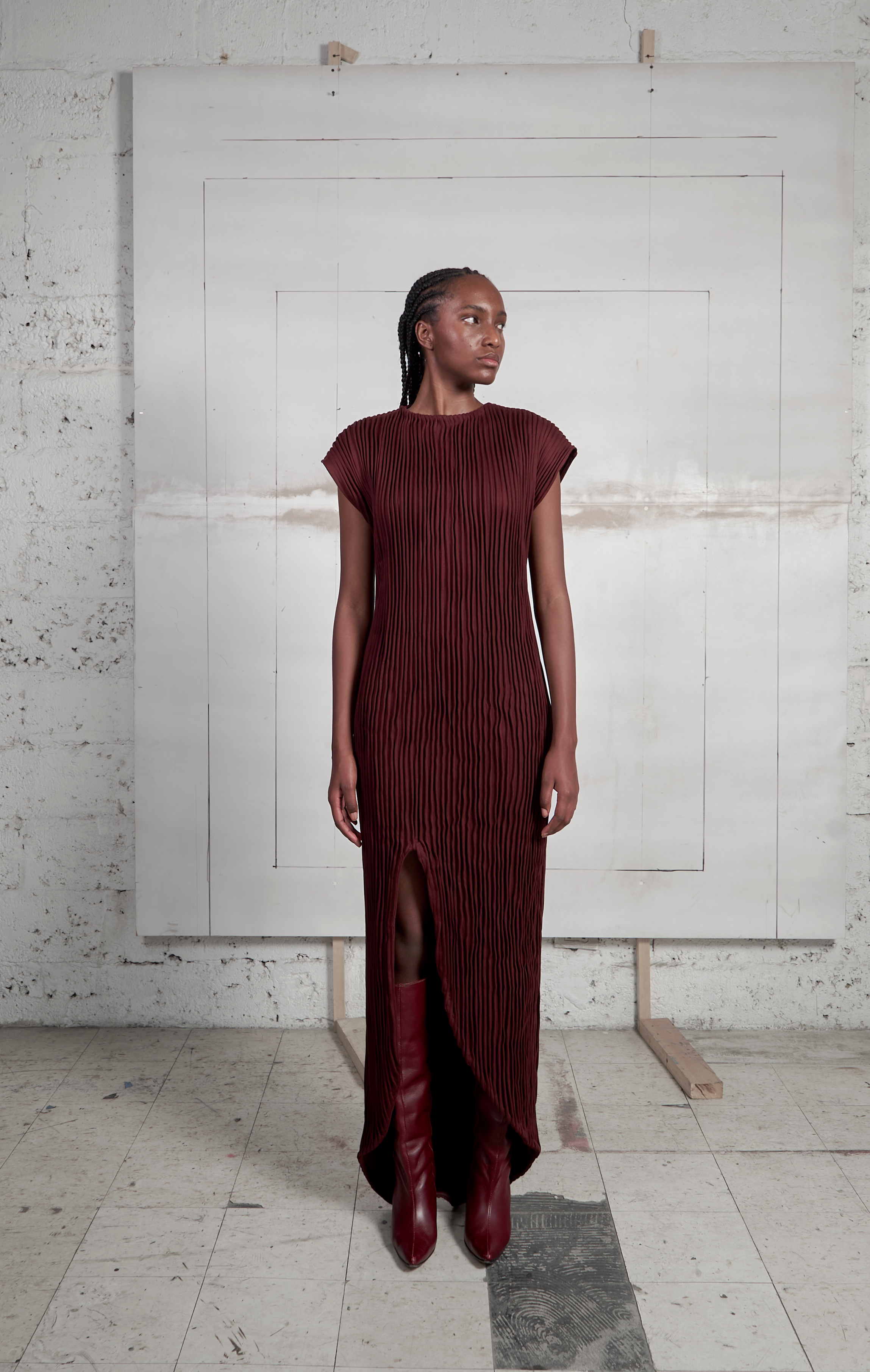 VESTIDO SURCOS TULIPAN VINO