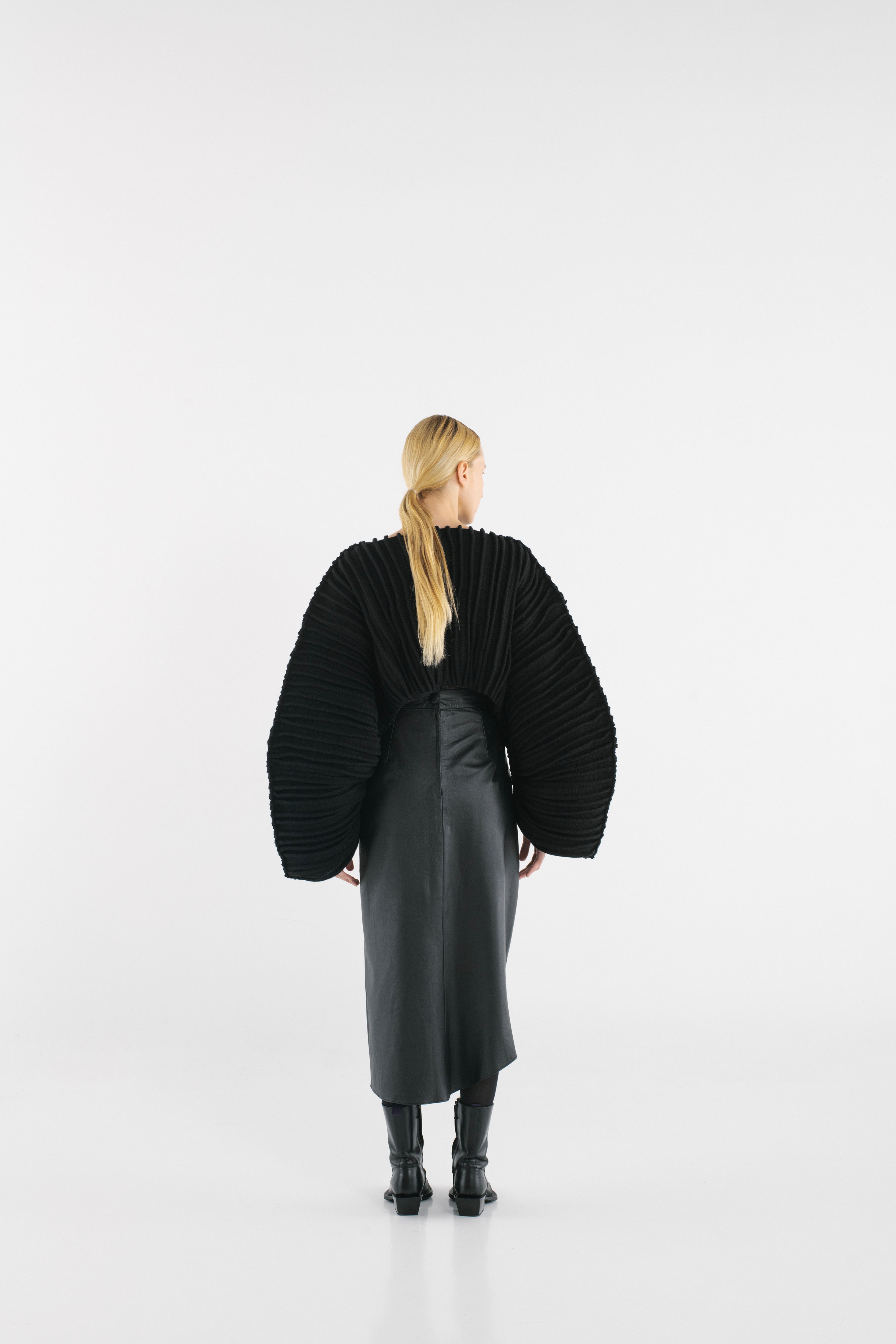 TUBE PETAL LEATHER SKIRT