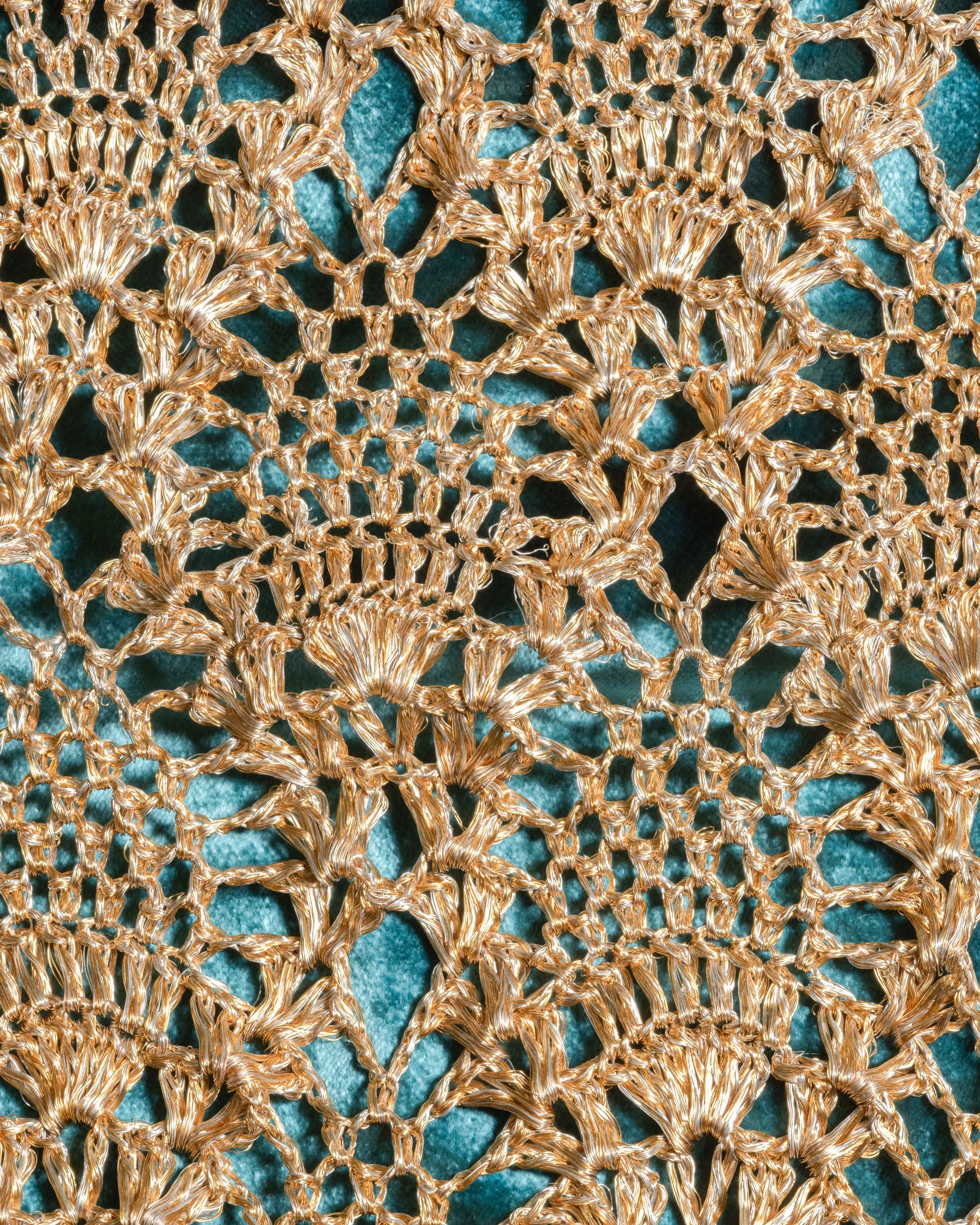 PINEAPPLE CLUTCH GOLD EMERALD