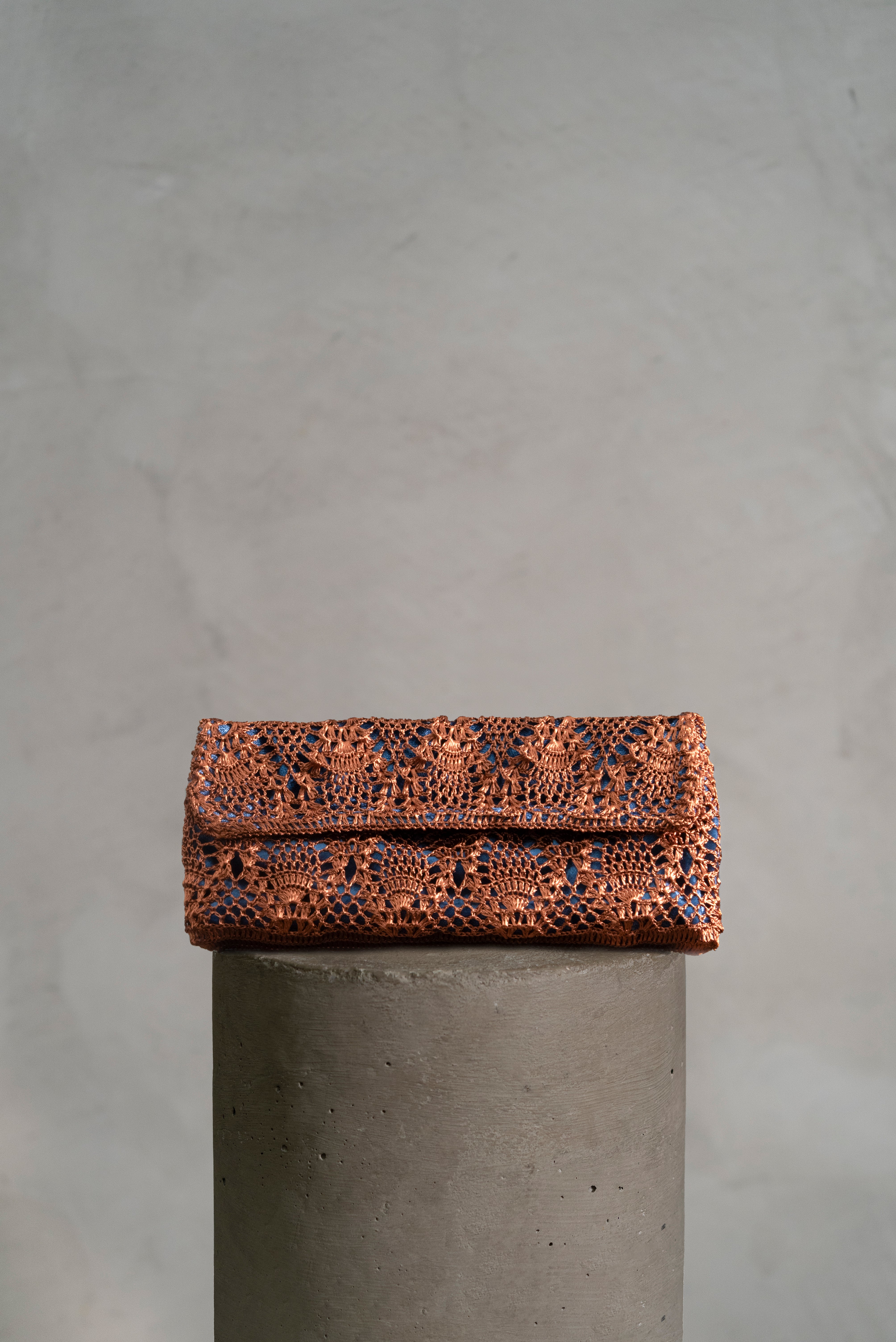 PINEAPPLE CLUTCH-COPPER BLUE