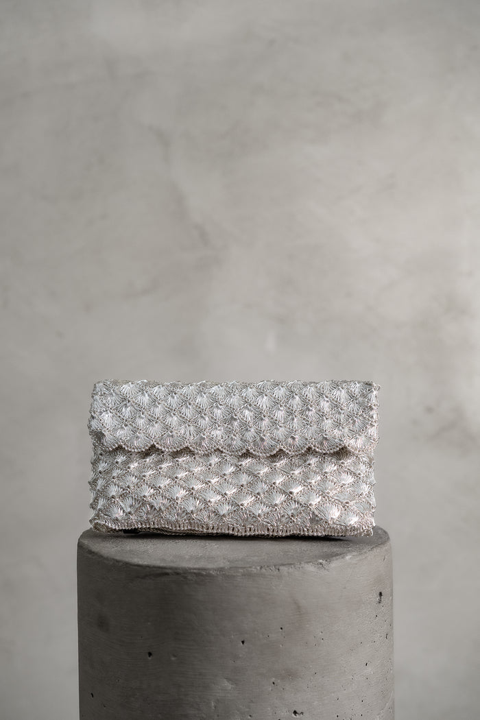 CLUTCH CONCHAS PLATA