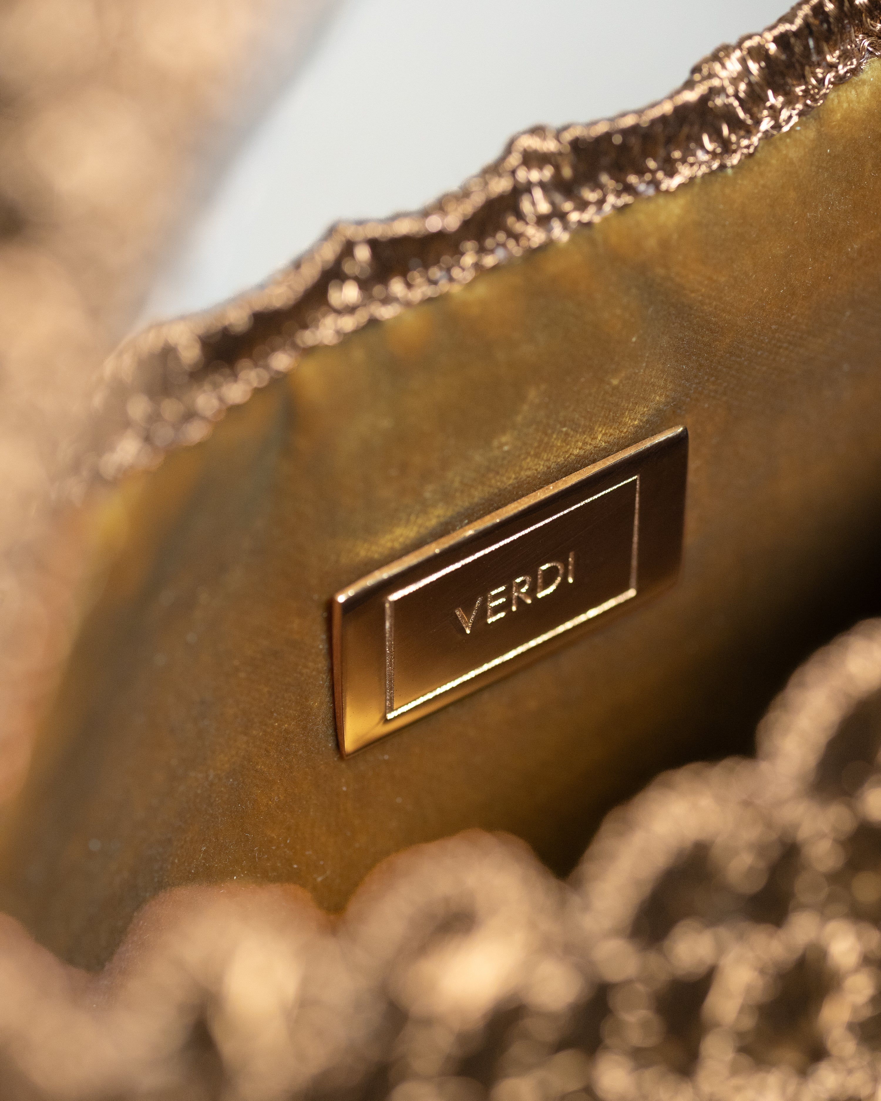 ARISTA SEASHELL ANTIQUE BRASS