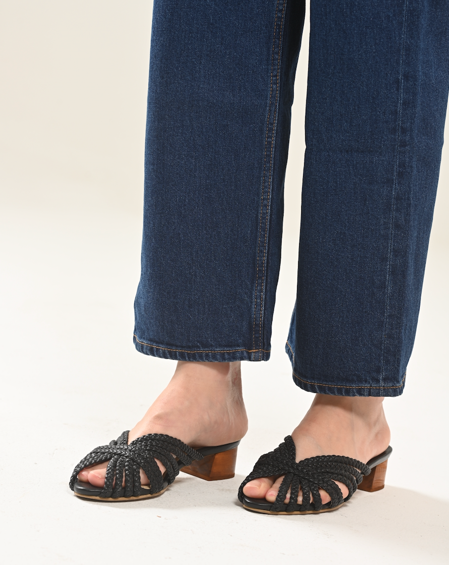 MANILA SANDALS