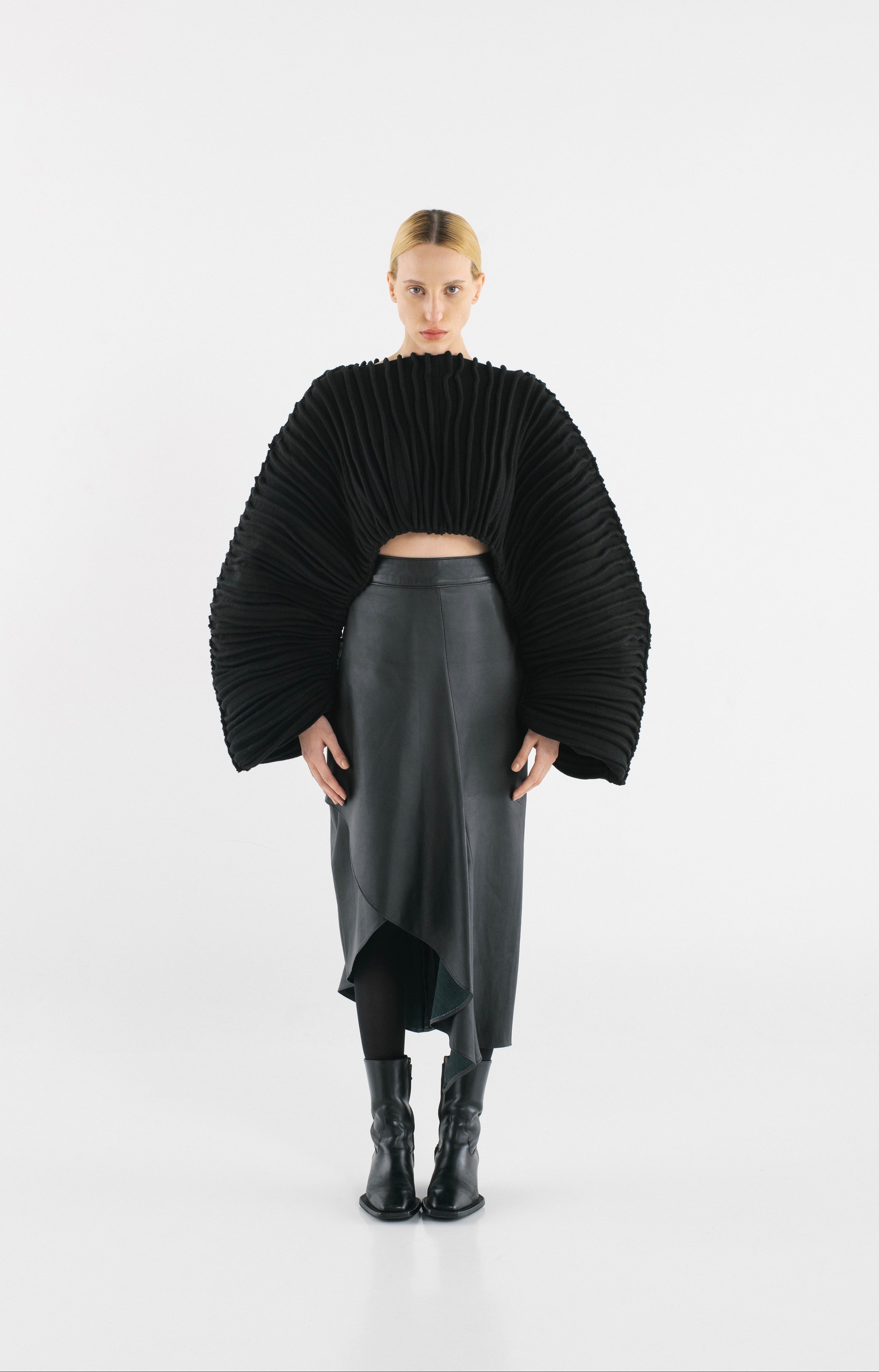 TUBE PETAL LEATHER SKIRT