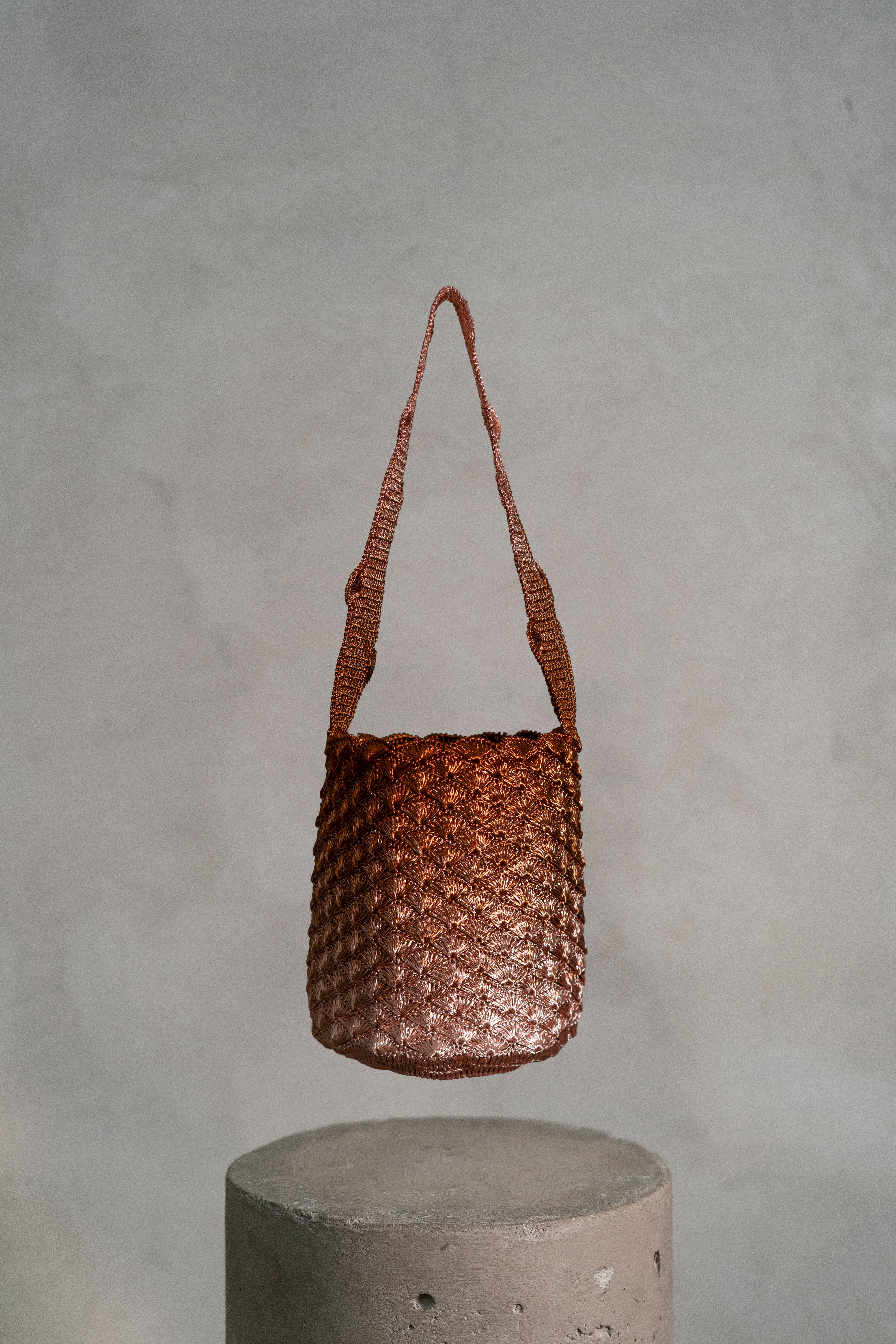 KAIA SEASHELL MOCHILA - ROSE GOLD & COPPER