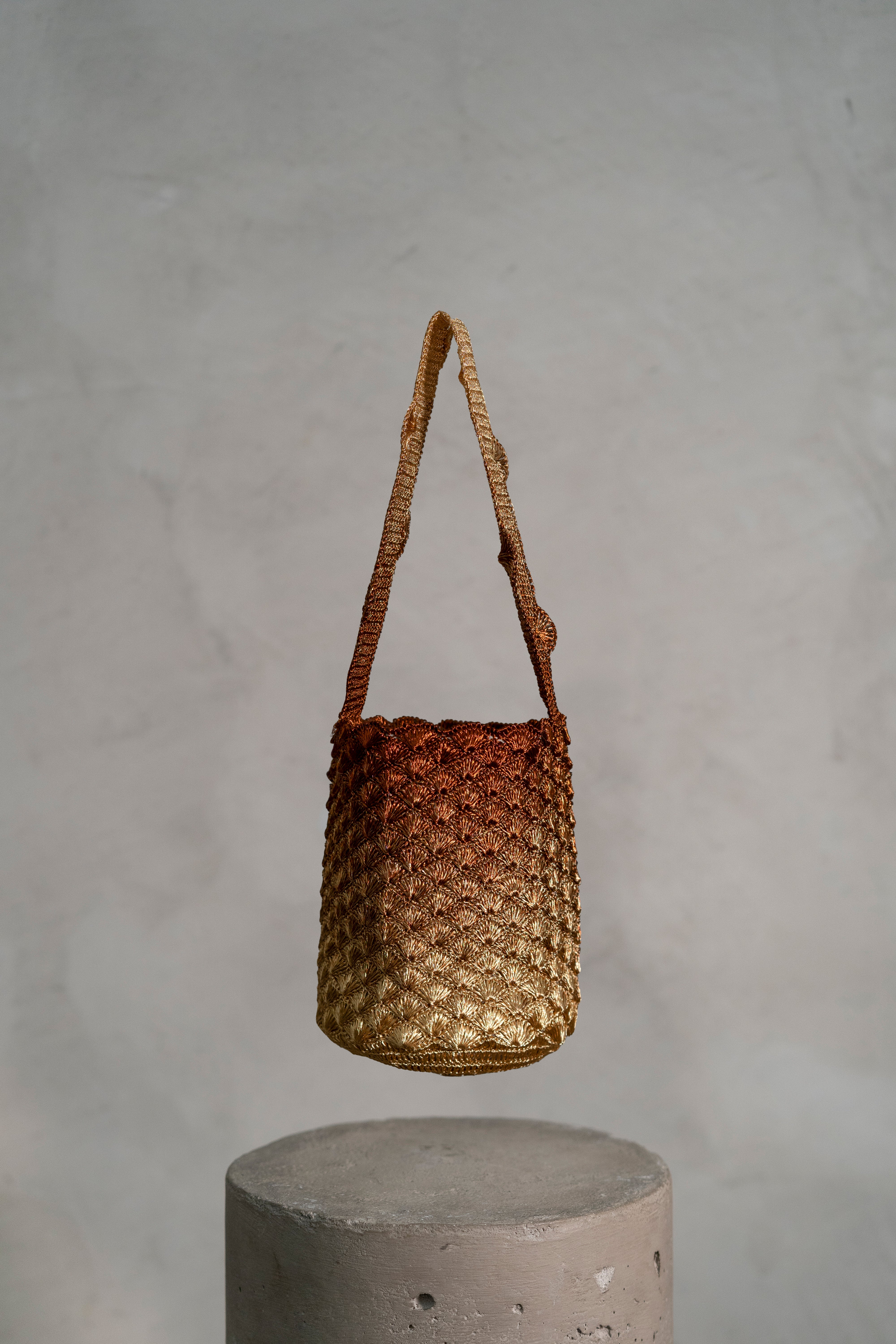 KAIA SEASHELL ORO Y COBRE