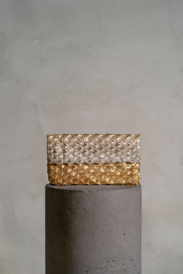 Clutch Kaia Conchas / Seashell Oro Plata