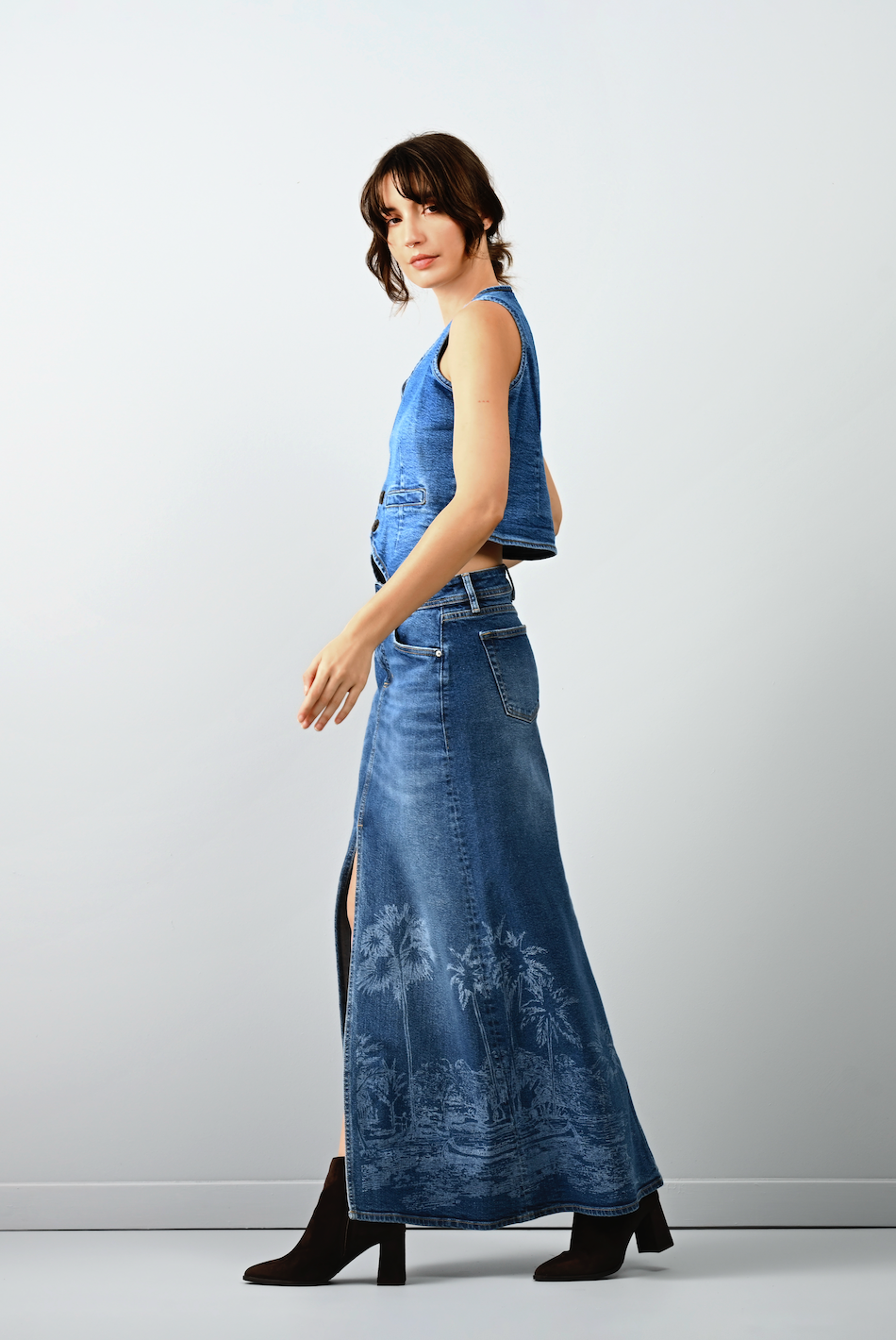 A-SHAPE SKIRT