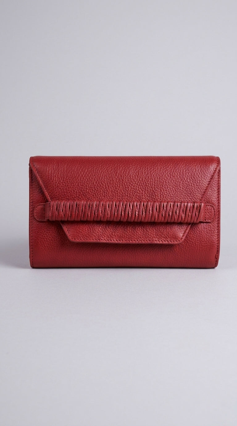 CARRIE CLUTCH