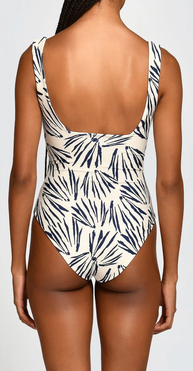 SOLE IVORY SHELLS ONE PIECE